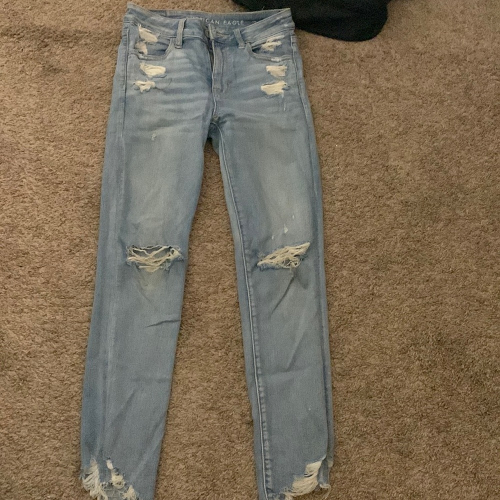 Distressed American eagle high rise jegging crop